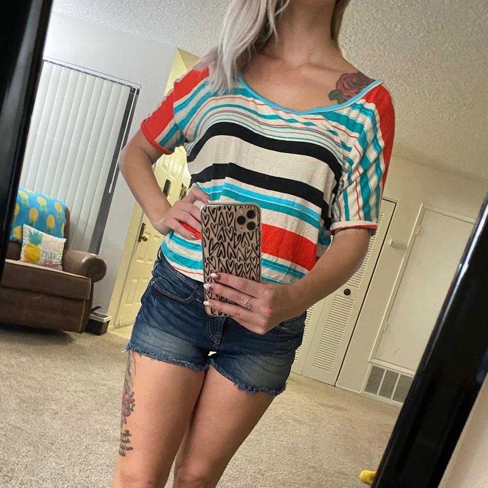 Cute striped tee!